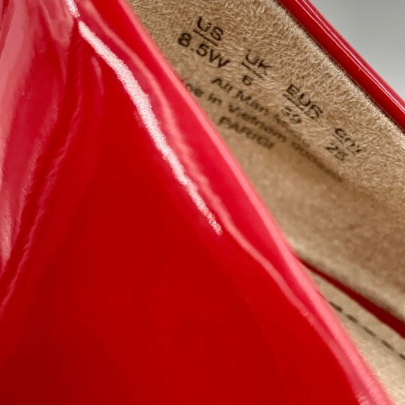NWT Life Stride Parigi Women’s Red Patent Pumps Shoes - Picture 10 of 12